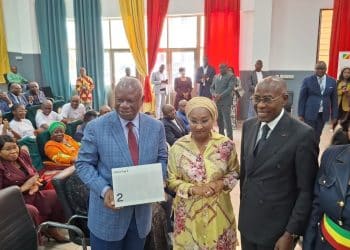 200 tablettes OPPO remises aux écoles pilotes du programme UNESCO-Codemao