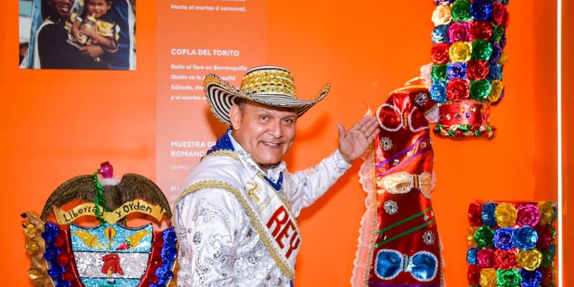 Adolfo Maury à la tête du Congo Grande et de 125 autres groupes pour le Défilé du Roi Momo