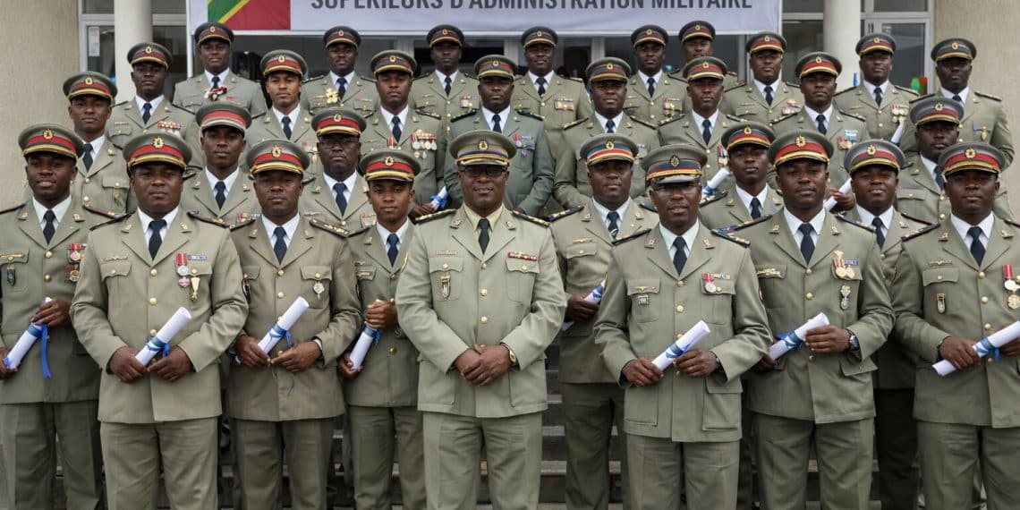 Trente-trois officiers de la Force publique obtiennent le diplôme supérieur d’administration militaire