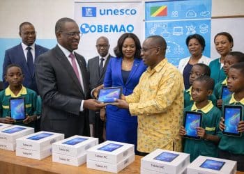 Deux cents tablettes éducatives remises aux écoles pilotes dans le cadre du projet Unesco-Codemao