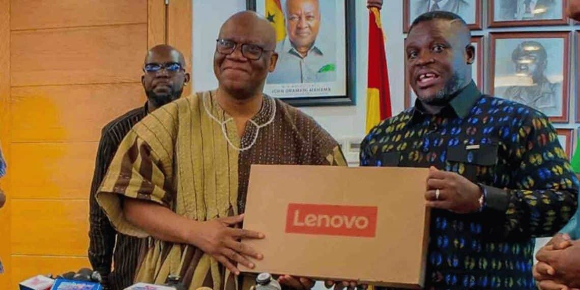 Ghana : Lancement d'envergure pour le programme « One Million Coders » et distribution massive de laptops