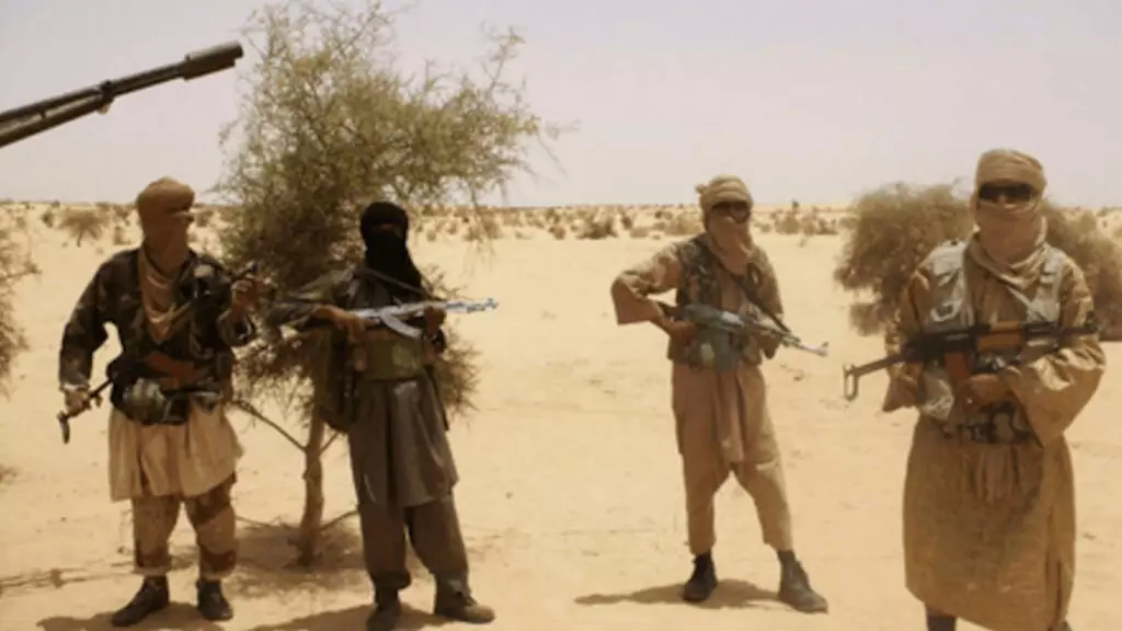 Attaque du JNIM au Mali : Cinq villages ciblés, des dizaines de morts et une crise humanitaire croissante