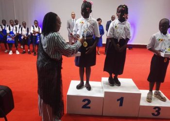 Congo : Parfaite Elenga, la nouvelle pépite de la lecture nationale sacrée à Brazzaville !
