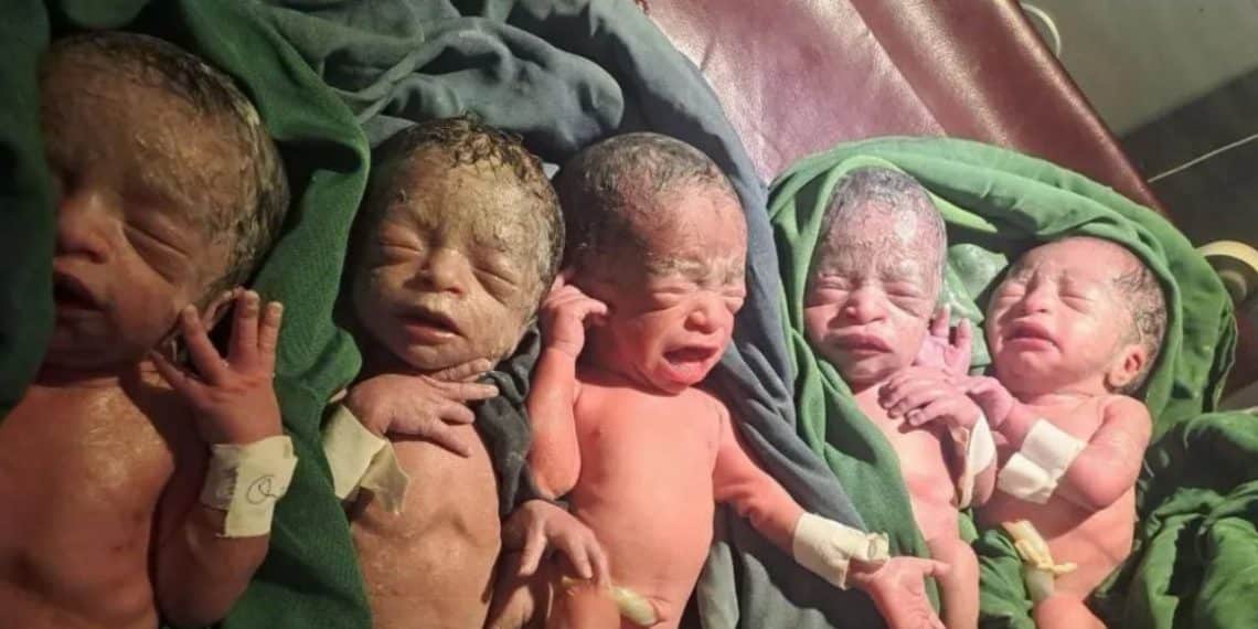 “J’ai prié pour un enfant…” : après 12 ans d’attente, une Éthiopienne donne naissance à des quintuplés