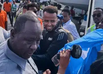 Scandale au Mondial 2026 : Interdit d’entrer aux États-Unis, le meilleur arbitre africain Omar Artan triomphe en Somalie