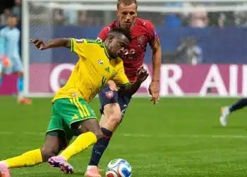Suspense intenable à Atlanta ! Menée d'entrée, l'Afrique du Sud arrache le nul (1-1) face à la République tchèque grâce à un penalty tardif de Mokoena.