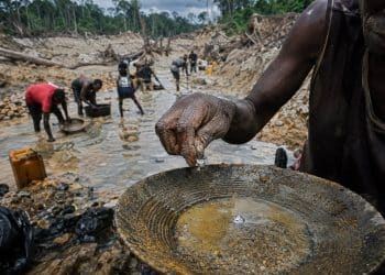 Alerte au poison dans nos rivières : Pourquoi l’usage du mercure dans l’orpaillage artisanal menace la santé de millions de Congolais !