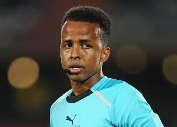 Mondial 2026 : La FIFA paye Omar Artan, l'arbitre expulsé par les USA