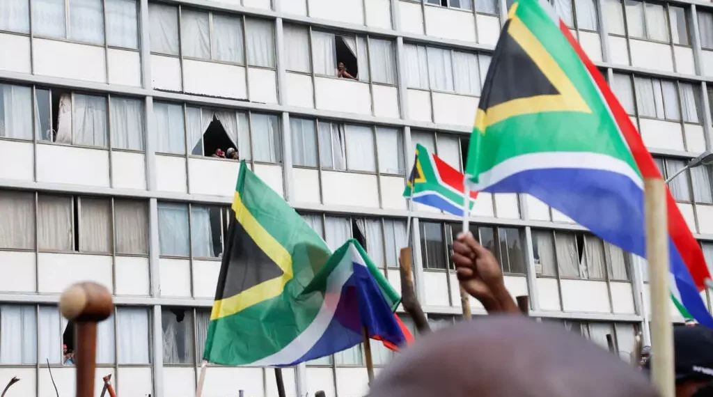 Afrique du Sud : Les manifestations hebdomadaires contre les sans-papiers tournent à la chasse à l'homme et font fuir 45 000 migrants