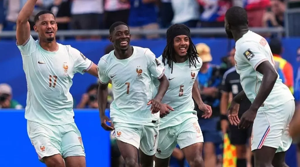Mondial 2026 : La France brise le rêve du Maroc grâce à Mbappé et Dembélé, mais tremble pour son capitaine !