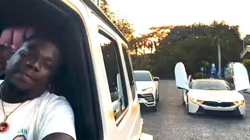 Escroquerie à 8 millions de dollars : L’influenceur ghanéen Abu Trica extradé aux USA