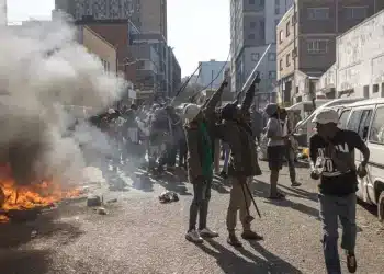Afrique du Sud, premier bilan : Morts par balle, défenestration et 900 arrestations