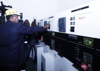 Pool : Denis Sassou Nguesso connecte trois districts clés au réseau électrique national