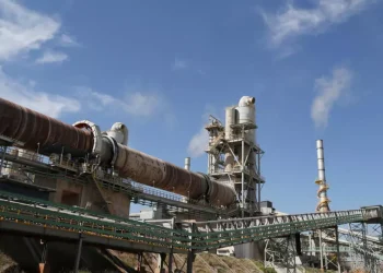 Le Zimbabwe inaugure sa première usine géante de lithium et défie les marchés mondiaux