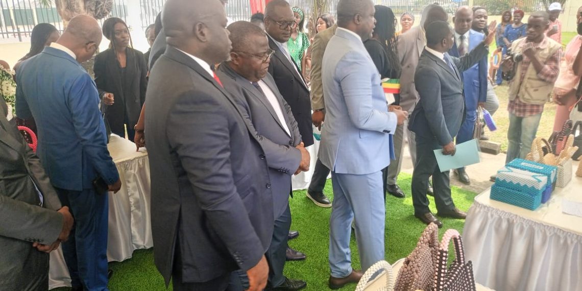 "Made in Congo" à Brazzaville : Le ministre Rodrigue Charles Malanda Samba lance l'exposition-vente choc des 1 391 artisans du perlage de FONEA