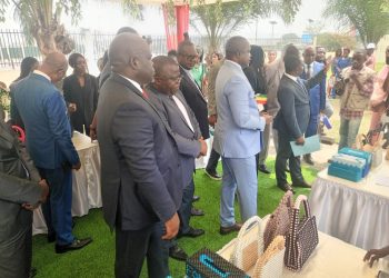 "Made in Congo" à Brazzaville : Le ministre Rodrigue Charles Malanda Samba lance l'exposition-vente choc des 1 391 artisans du perlage de FONEA