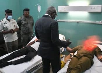 Incidents de Makotimpoko : Le Premier ministre au chevet des deux soldats congolais rapatriés et hospitalisés à Brazzaville
