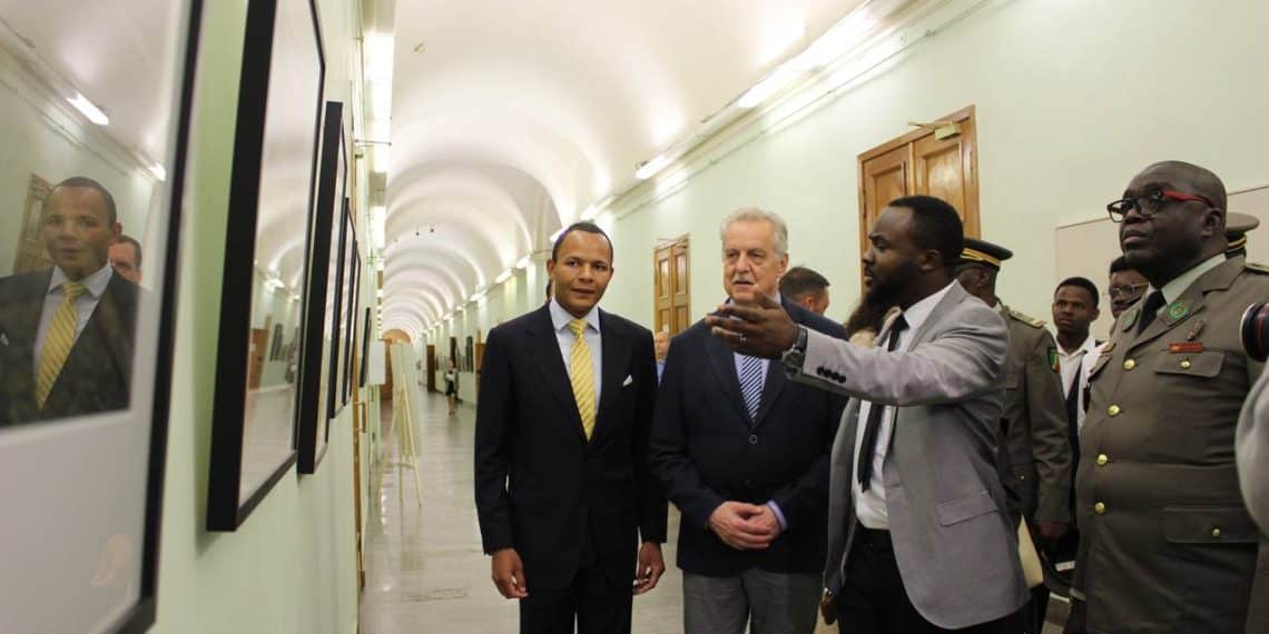 Rayonnement culturel du Congo en Russie : La Sape et l'art de Baudouin Mouanda honorés à Saint-Pétersbourg pour la Fête de l’Indépendance