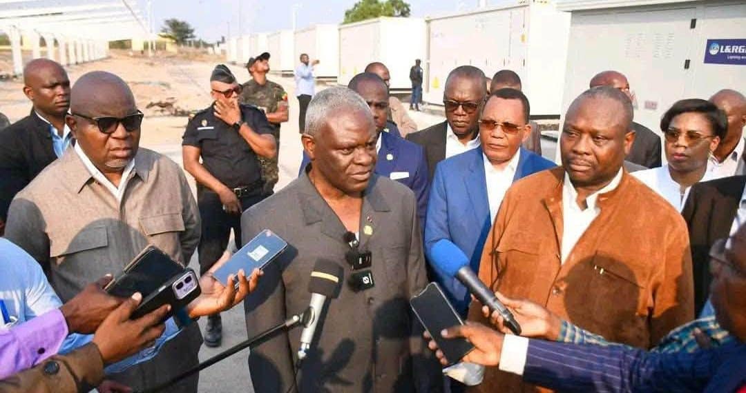 Infrastructures à Brazzaville : Le Premier ministre inspecte cinq chantiers majeurs, du centre aéronautique de Maya-Maya aux méga-centrales solaires !